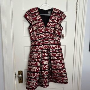 Vince Camuto, burgundy & silver, V-neck cocktail dress, W size 10 (approx)